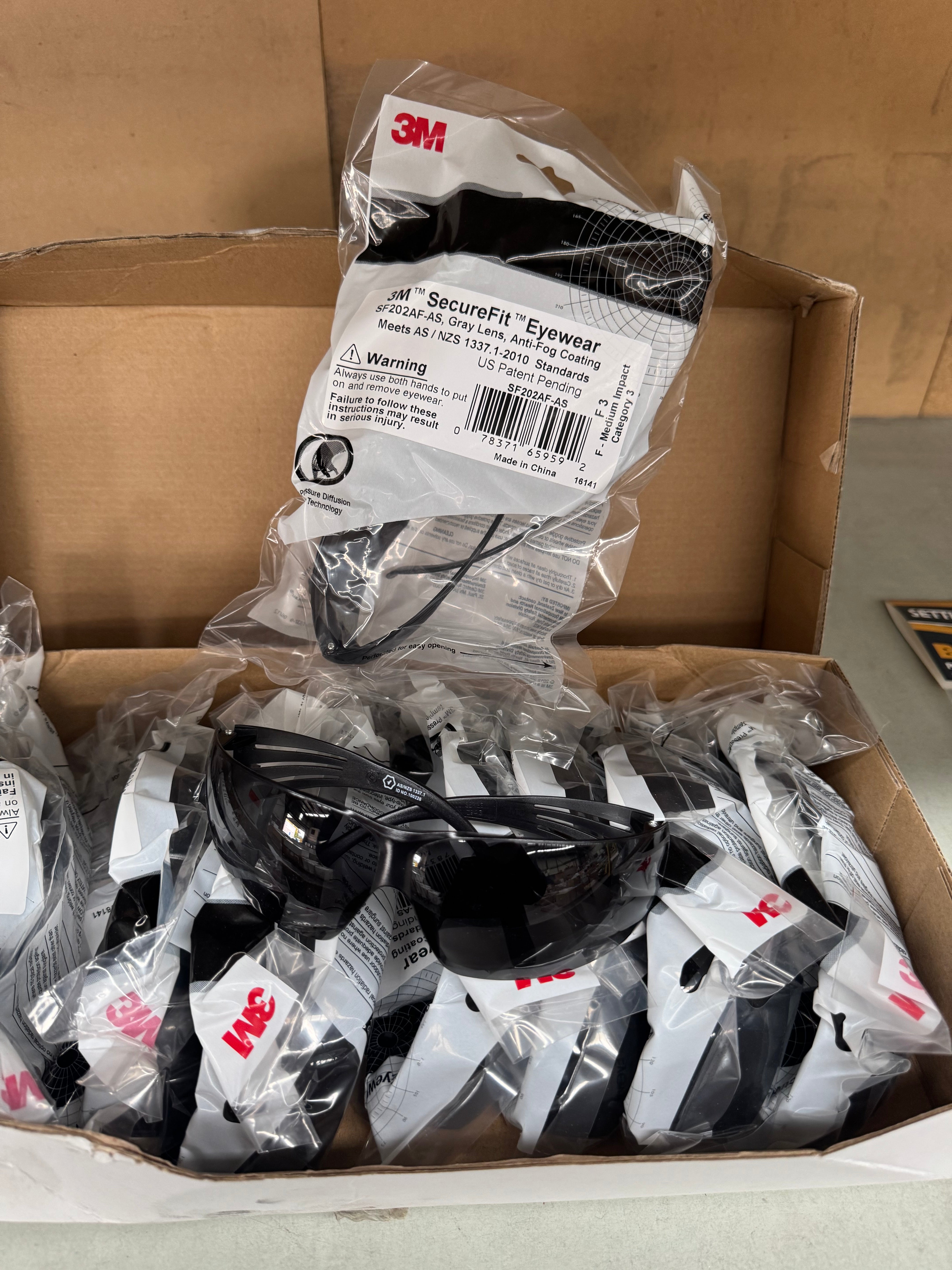 3M SecureFit Dark Lens Safety Glasses - carton of 10 (Pick up only)