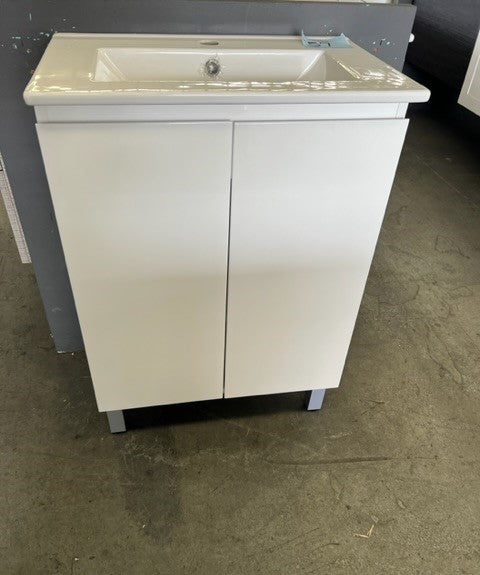 600mm Aria ensuite white gloss finger pull 2 door vanity with porcelain top 