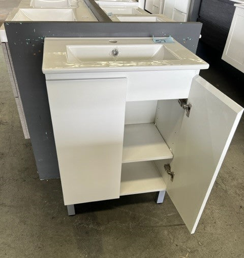 600mm Aria ensuite white gloss finger pull 2 door vanity with porcelain top 