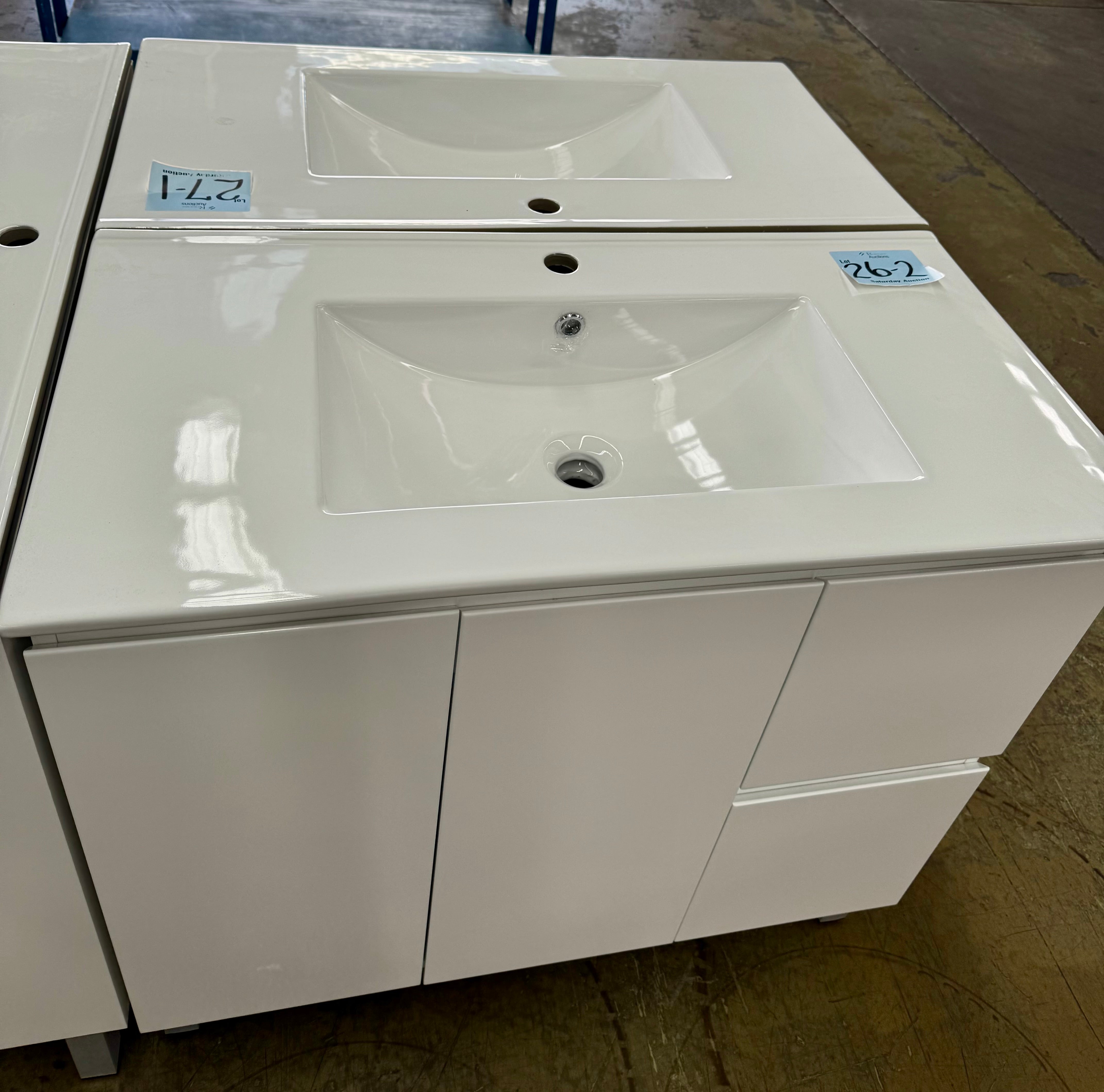900mm Aria white gloss finger pull vanity (Pick up only)