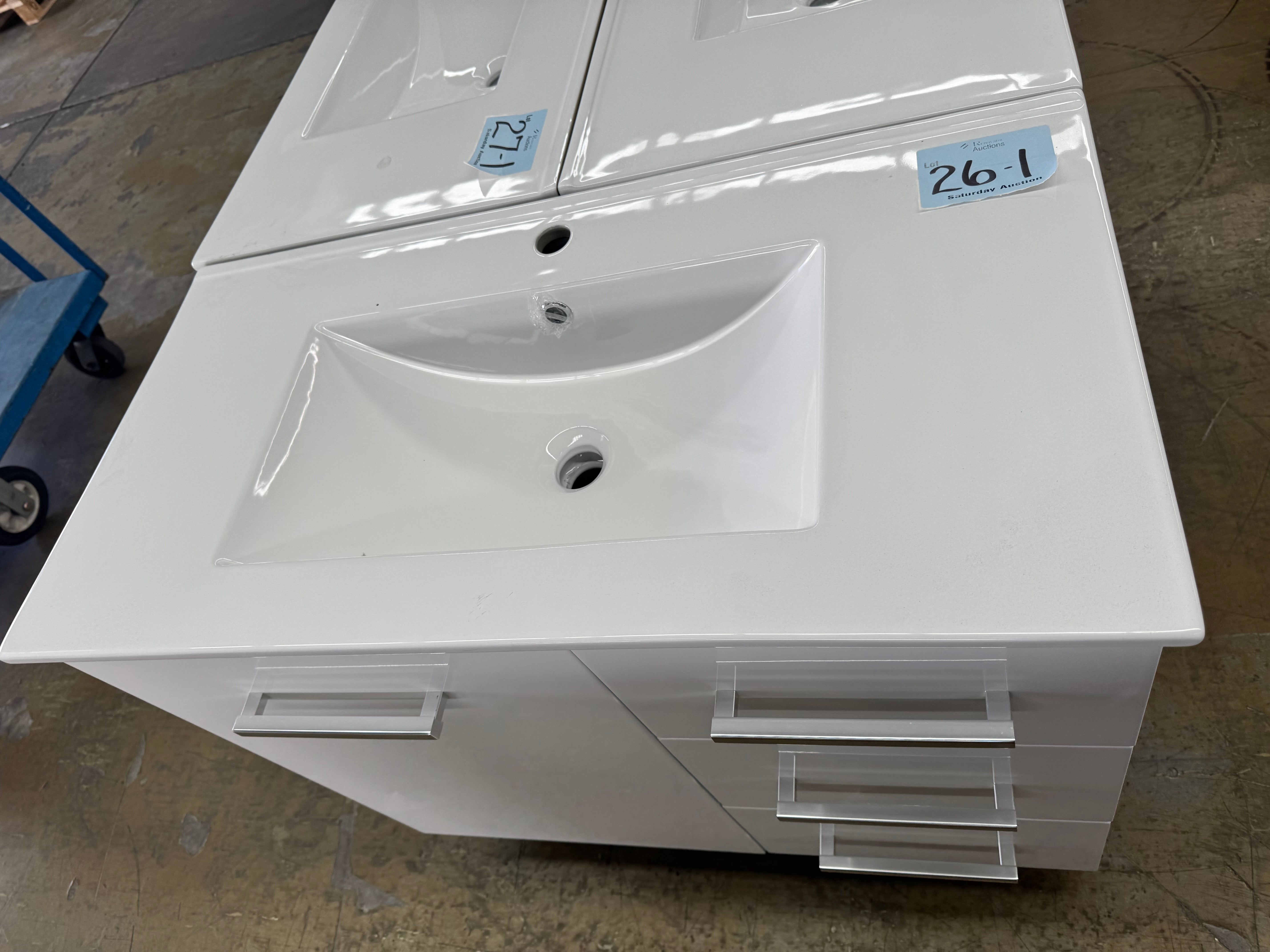 900mm Encore white gloss vanity (Pick up only)