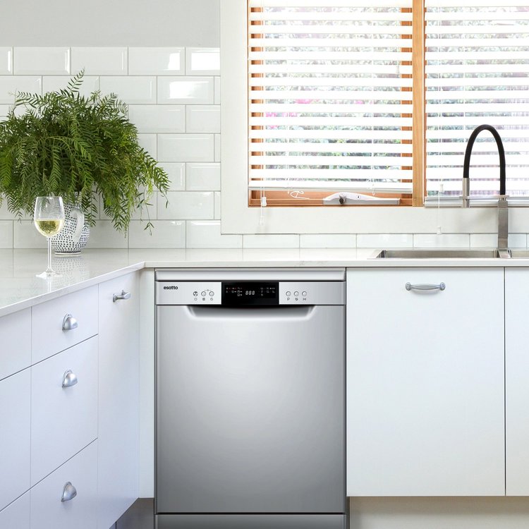 Esatto 600mm stainless steel freestanding Dishwasher EDW7CS (Pick up only)