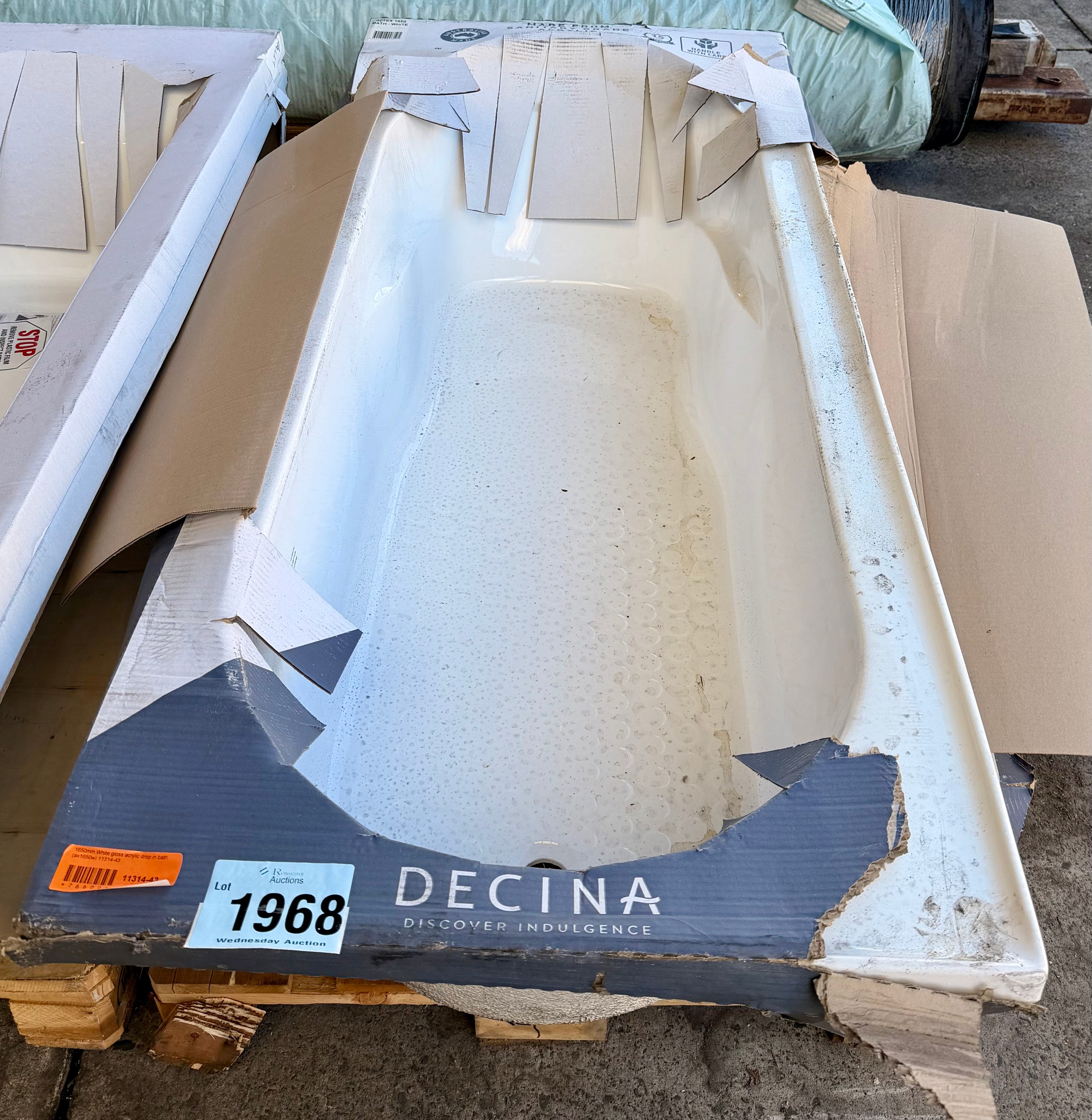 Decina 1650mm White gloss drop in bath