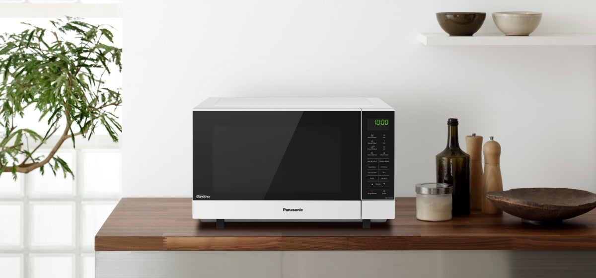 Panasonic 27L Flatbed Inverter White Microwave NN-SF564W (Pick up only).