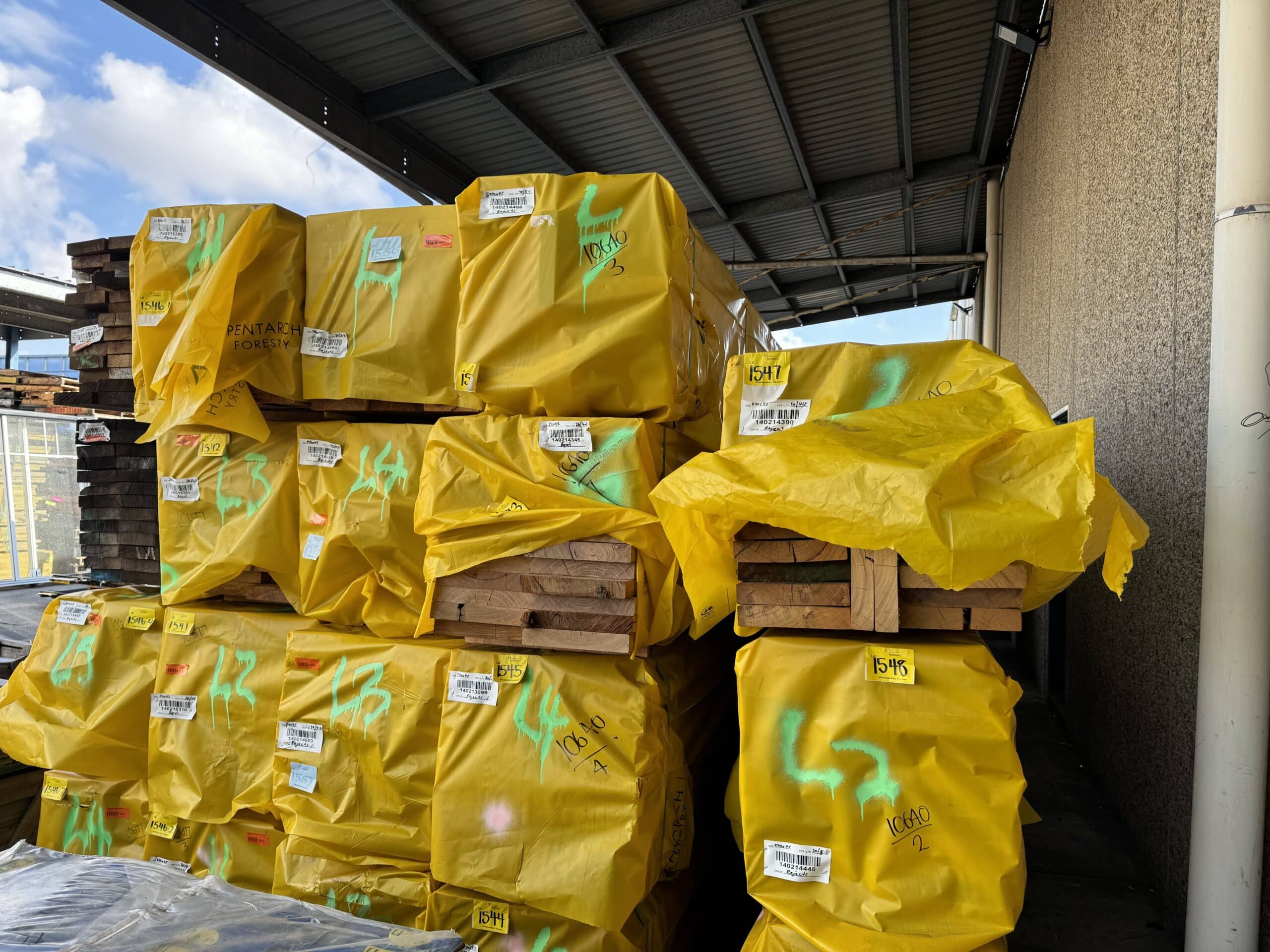240x45 Reject Hardwood pack $18 LM (pick up only).