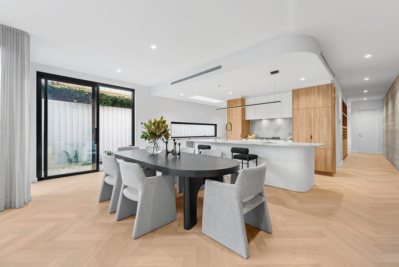 1900x190x15/3mm T.Clay Oak engineered flooring $62 sqm
