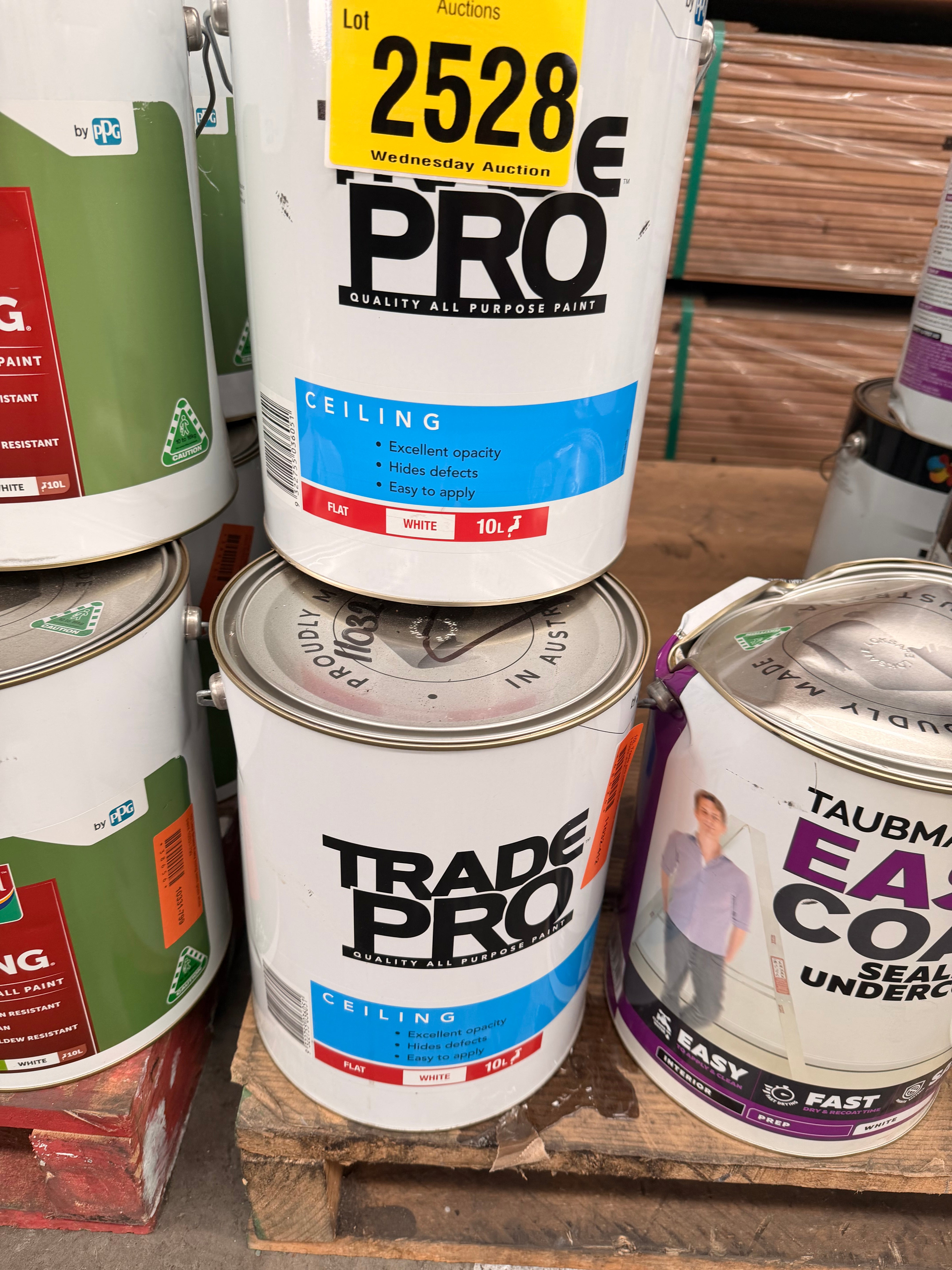 10L Trade pro ceiling flat white paint (Pick up only)