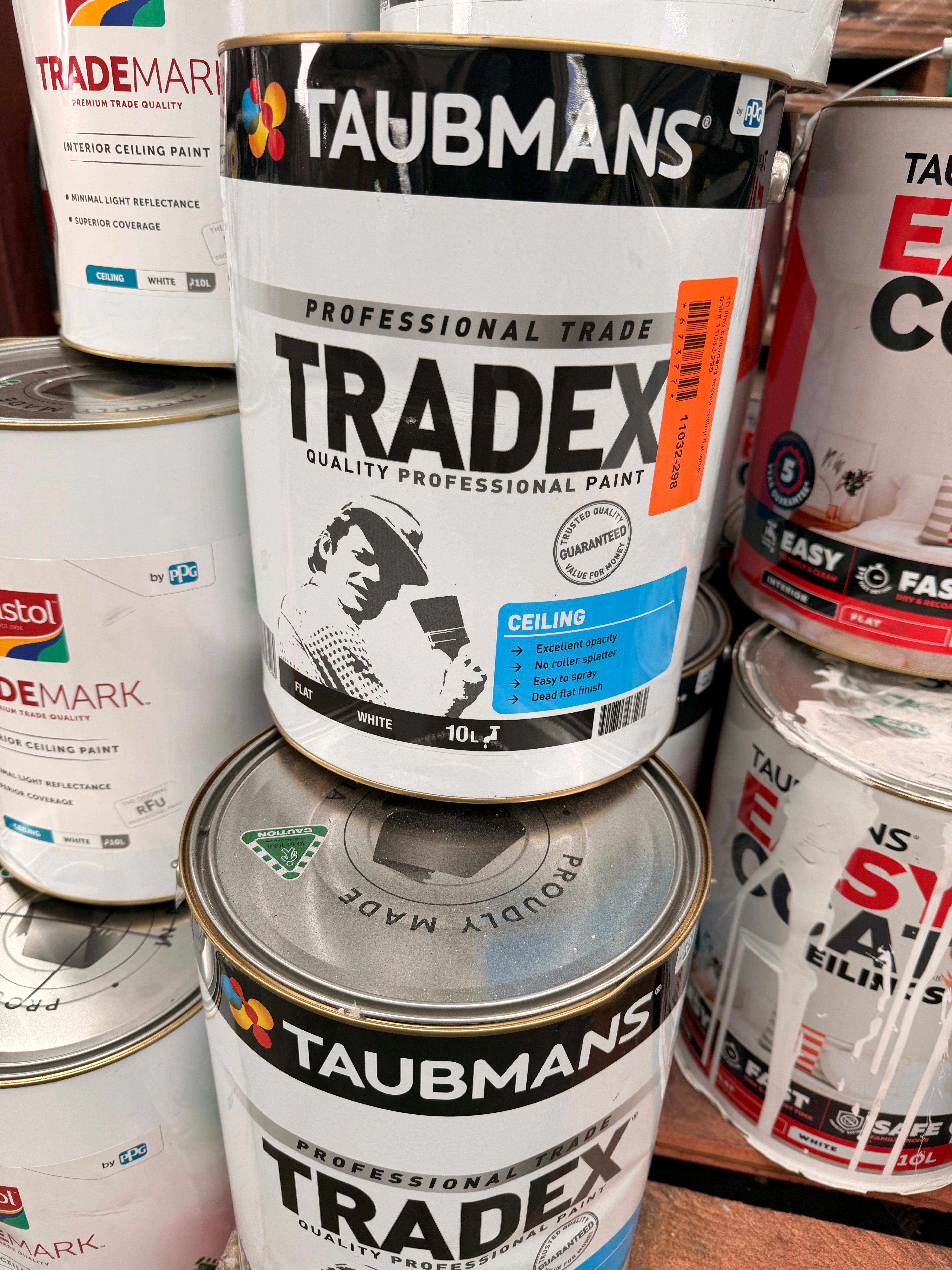 10 litre taubmans tradex ceiling flat white paint (Pick up only)