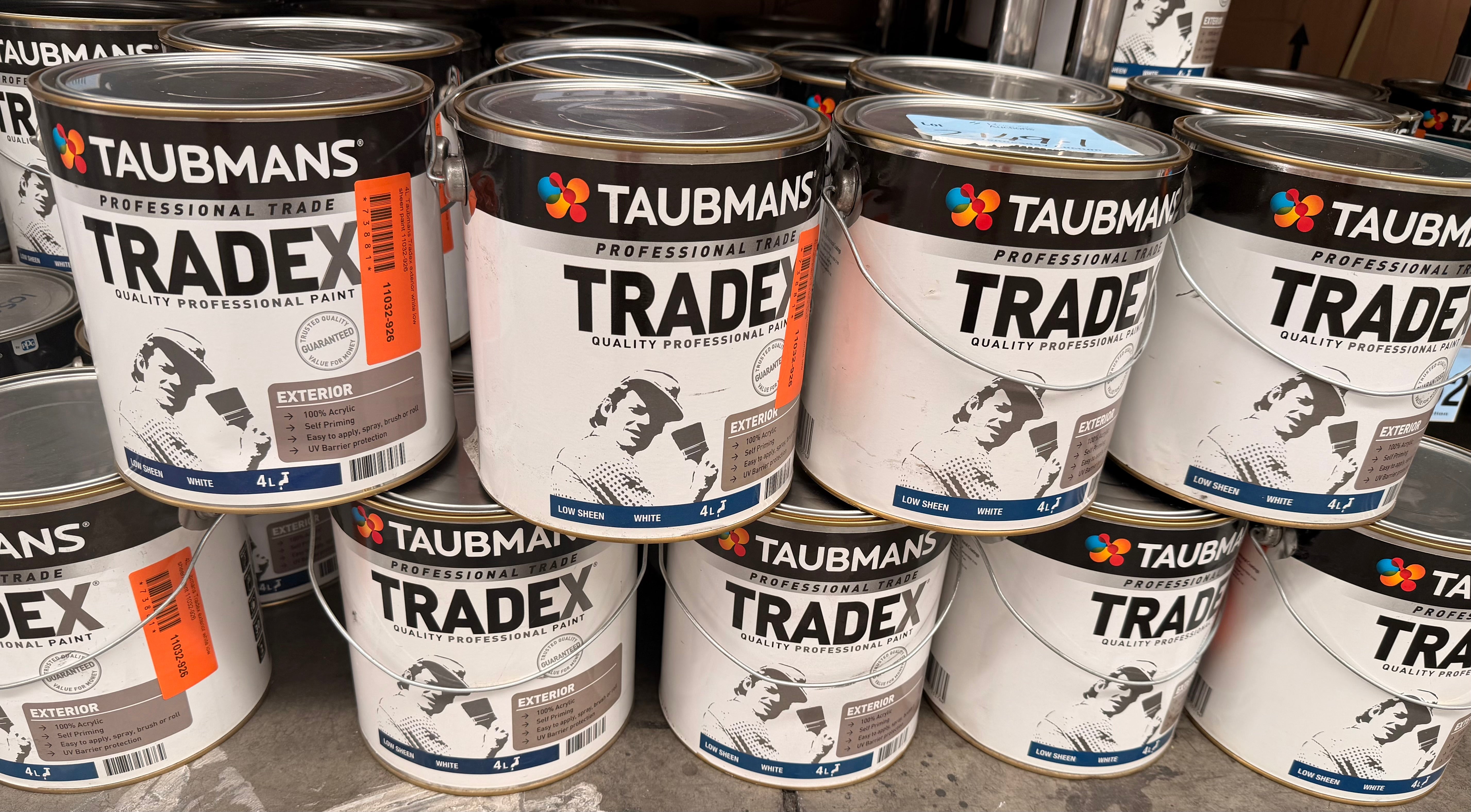 4L Taubmans Tradex exterior white low sheen paint (Pick up only)